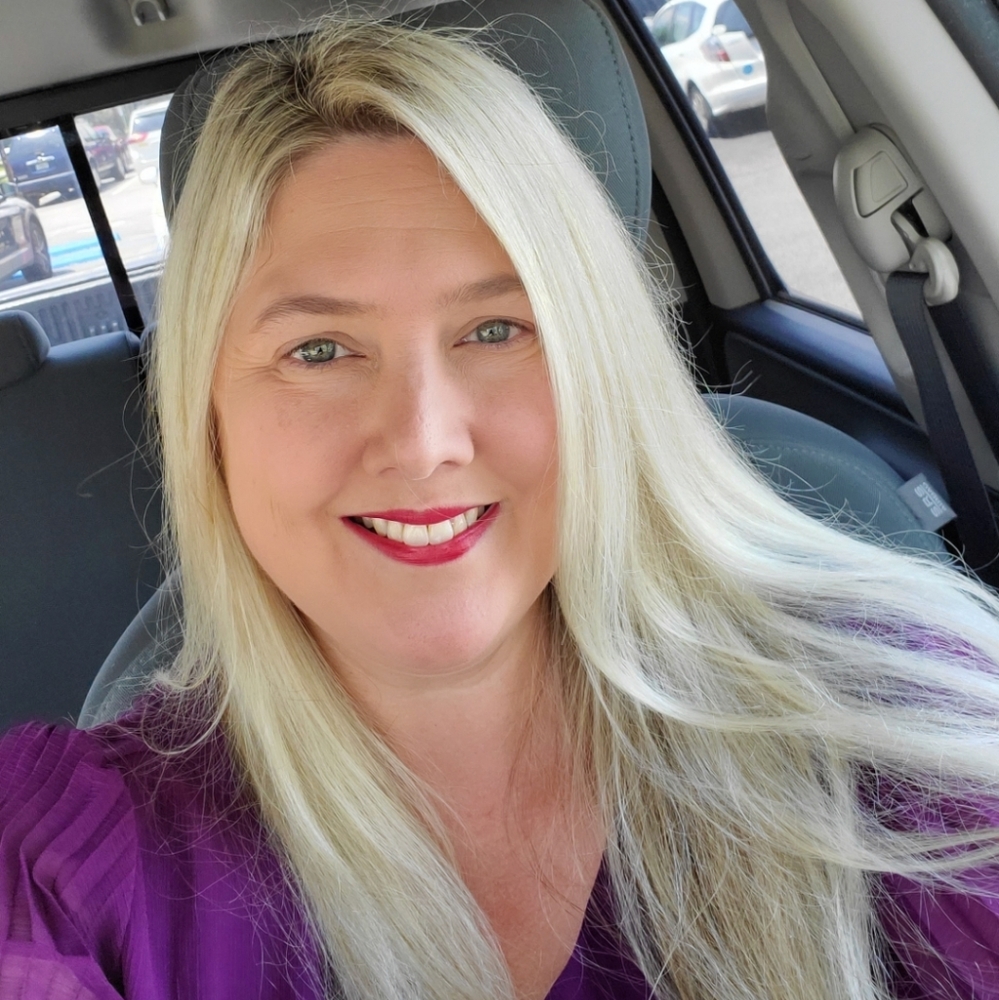 Meet your Posher, Crystal